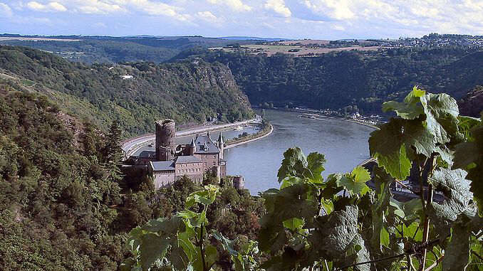 Castillo medieval Katz, y roca Lorelei