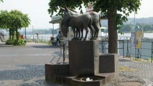 Fuente de burros, paseo del Rin, Königswinter