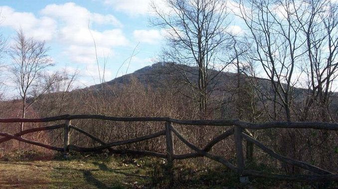 Ölberg, vista del castillo medieval Rosenau